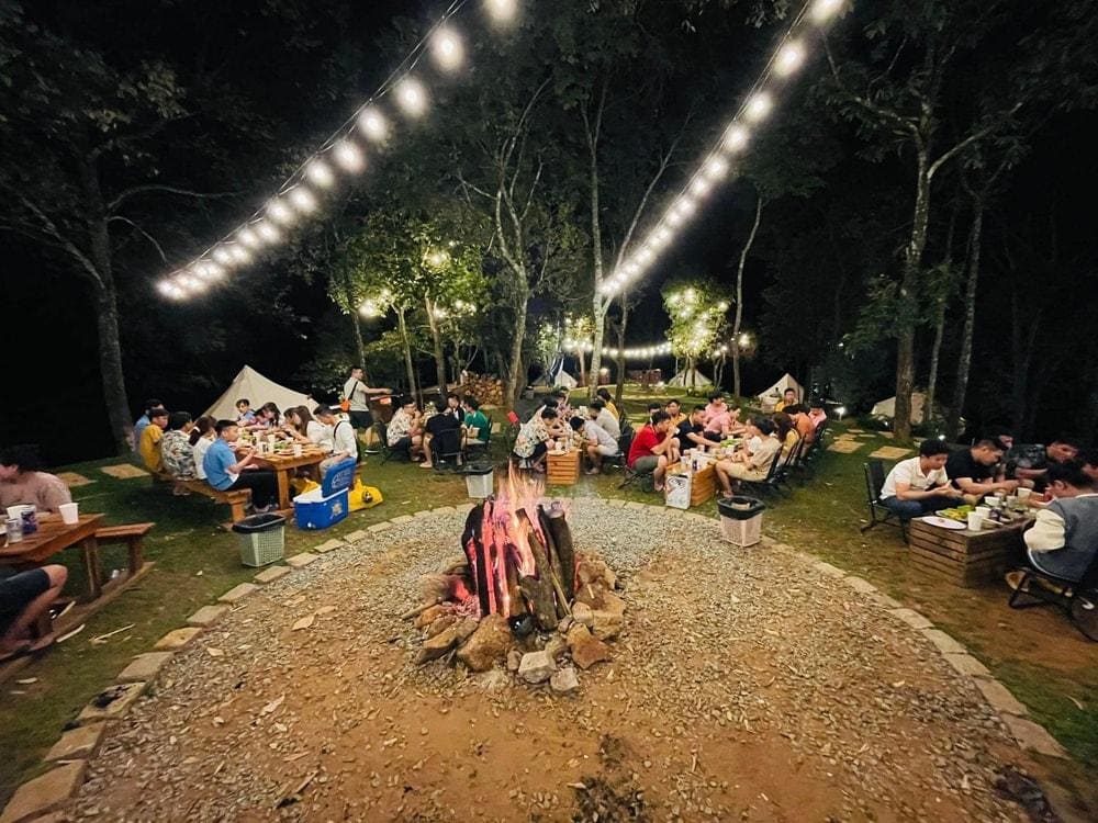 Thưởng thức món đặc sản Đà Lạt thơm ngon trong tiết trời se lạnh ở Đà Lạt (Nguồn: Cao Nguyên Hoa Đà Lạt)